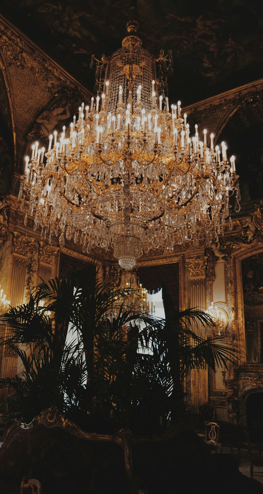 7 Stunning Ceiling Chandelier Ideas to Transform Your Living Room