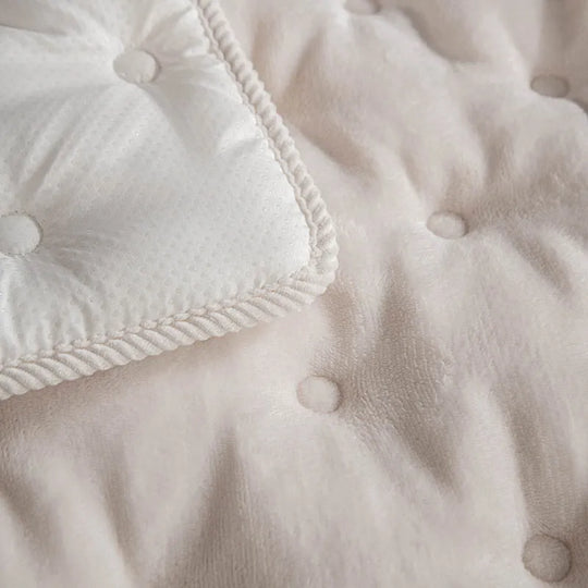 Sofa cushion with a light luxury feel for all seasons